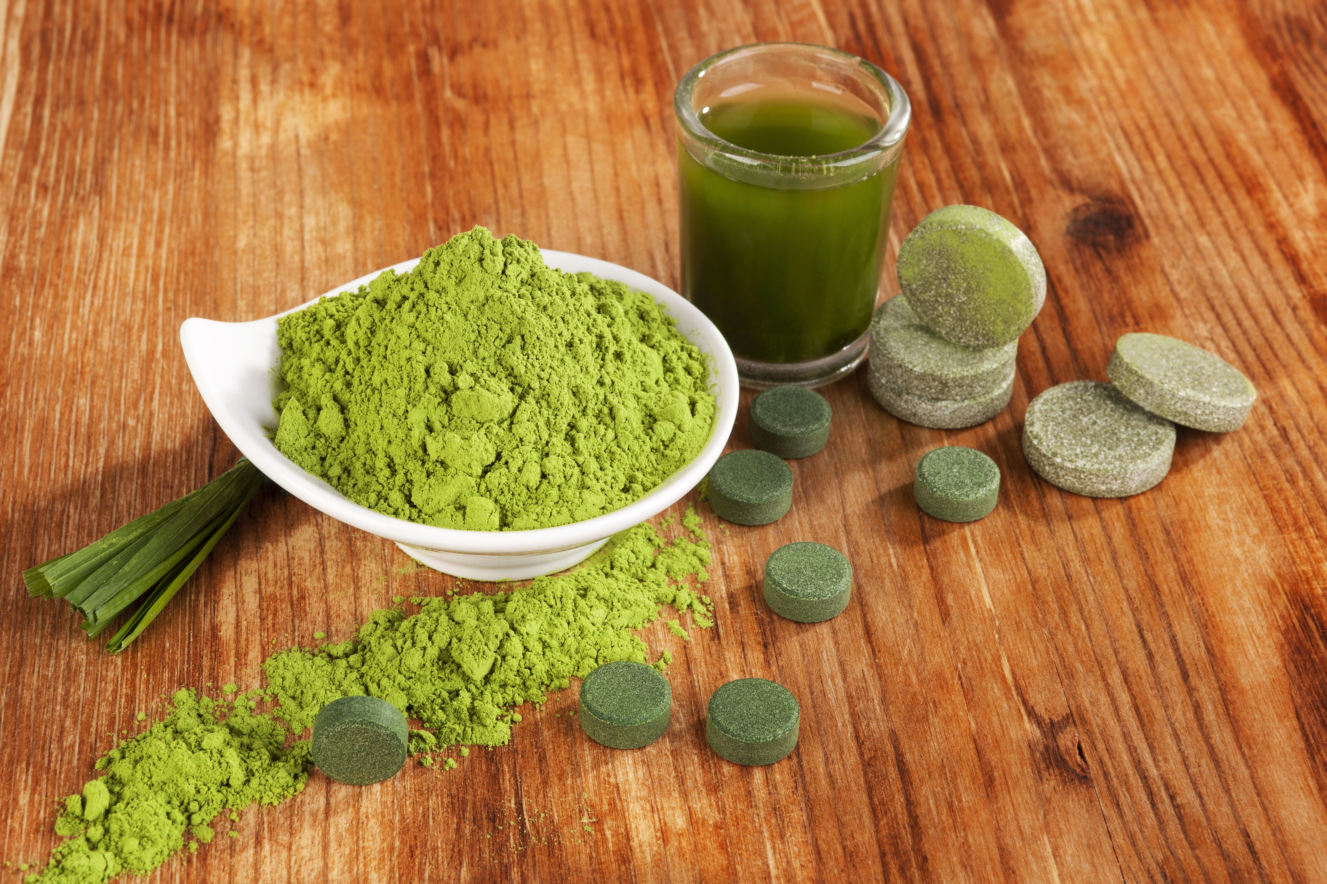 Chlorella-spirulina-and-wheat-grass